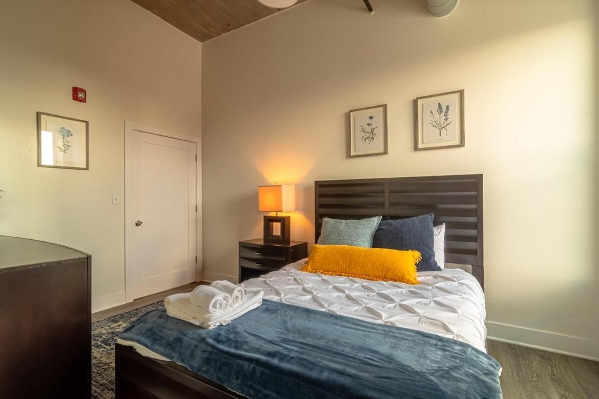 Mccormick Place Downtown: Luxurious 3br/2ba For 10 Apartment *