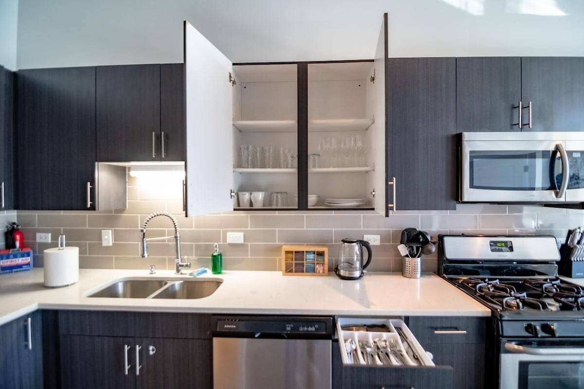 Apartment Mccormick Place Spacious 3br Family Heaven With Optional Parking Sleeps 10 Guests Near Soldier Field And Field Museum