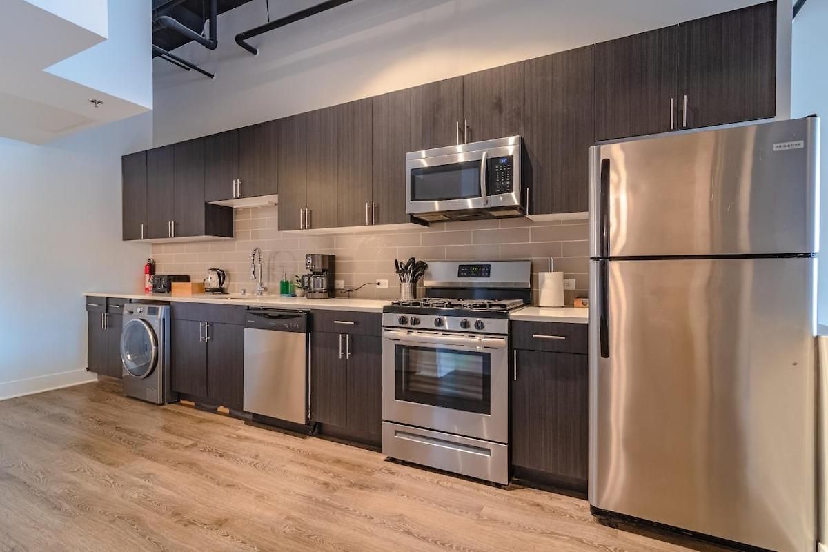 Mccormick Place Huge 2br Cozy Loft With Optional Parking Sleeps 8 Near Soldier Field And Grant Park