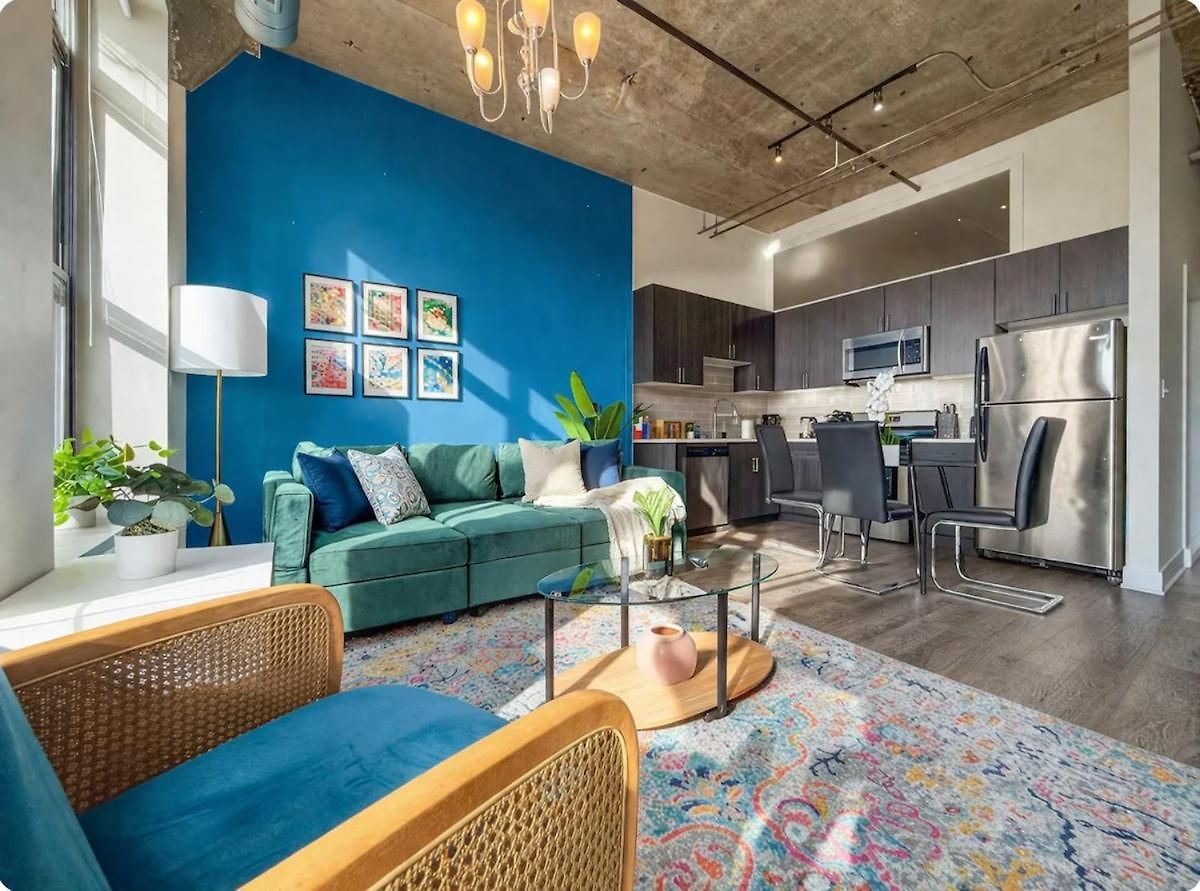 Mccormick Place Beautiful 2br With Optional Parking Sleeps Up To 8 Near Soldier Field, Grant Park And Lakefront Trail *