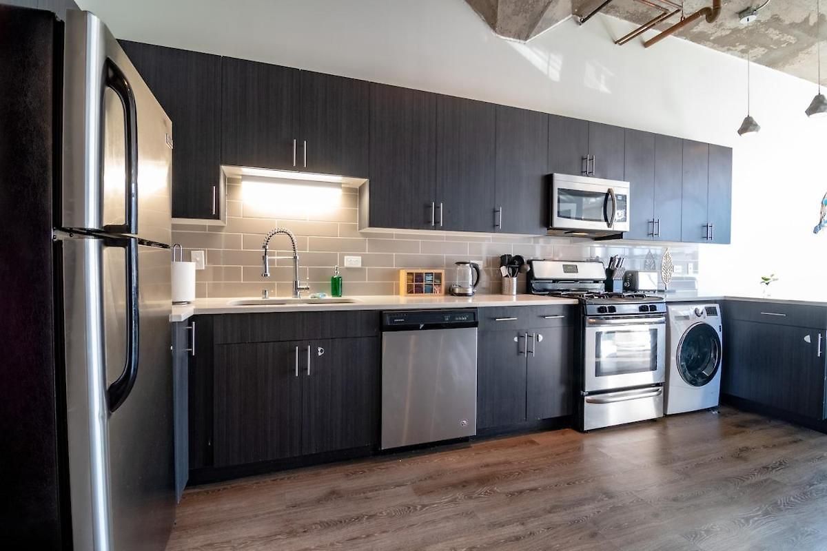 Mccormick Place Spacious 3br Family Heaven With Optional Parking Sleeps 10 Guests Near Soldier Field And Field Museum
