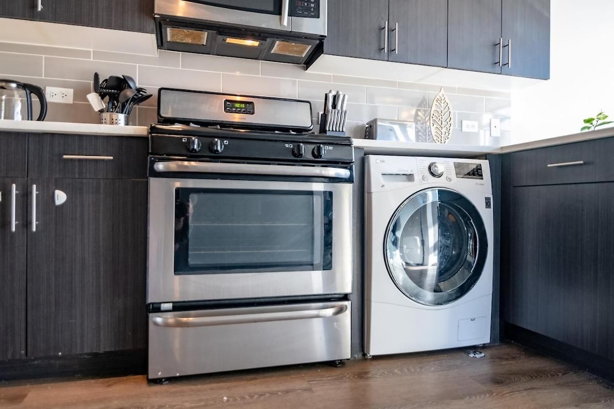 Mccormick Place Spacious 3br Family Heaven With Optional Parking Sleeps 10 Guests Near Soldier Field And Field Museum Apartment