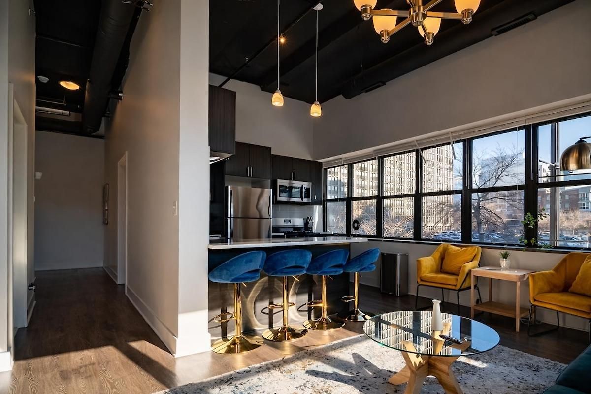 Apartment Mccormick Place 2br Spacious Corner Unit With Optional Parking Sleeps 6 Guests Near Soldier Field And Grant Park *