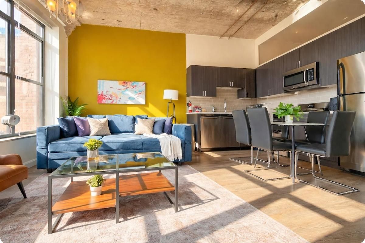 Mccormick Place 2br Stylish With Optional Parking And Gym For Up To 8 Guests Near Soldier Field And Grant Park Apartment Chicago