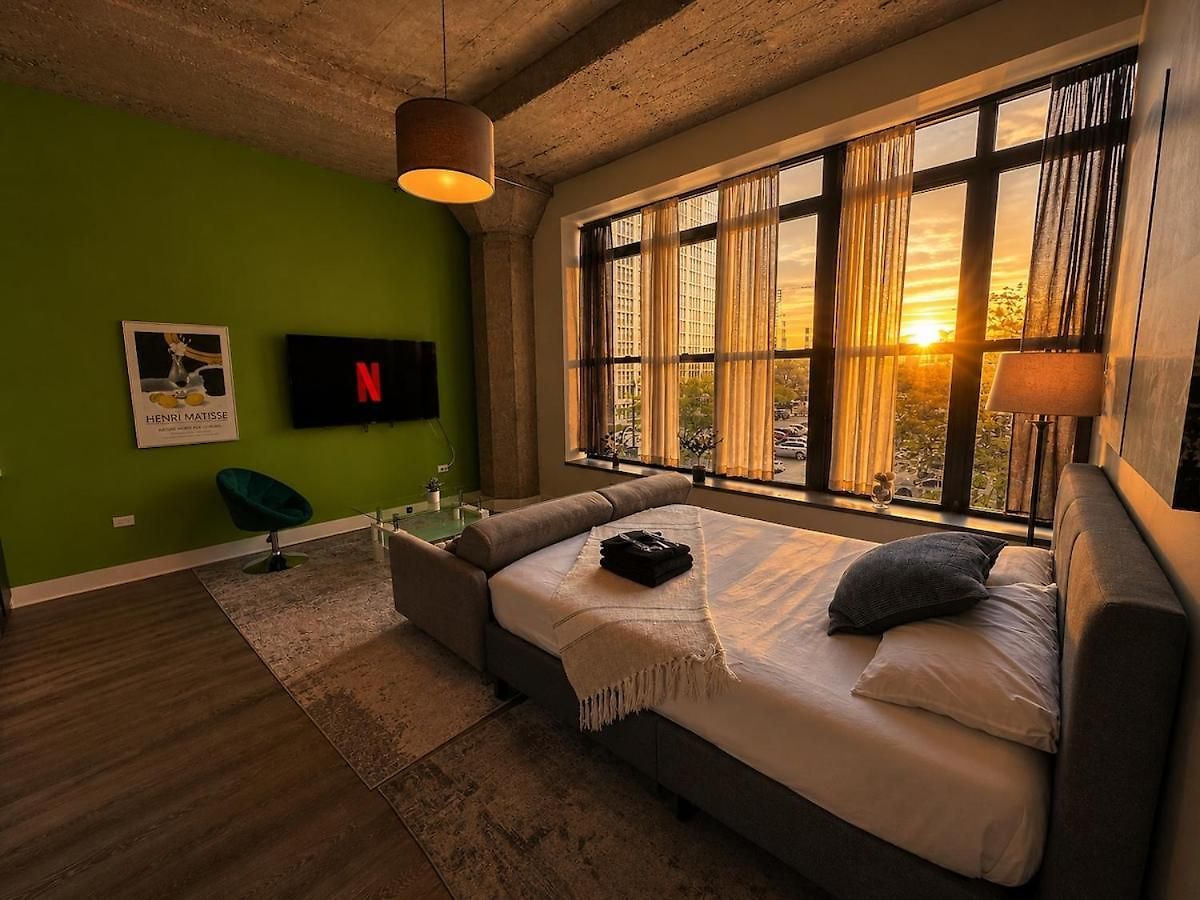 Apartment Mccormick Place Beautiful With Optional Parking And Gym Access Sleeps 4 Near Soldier Field And Downtown Chicago