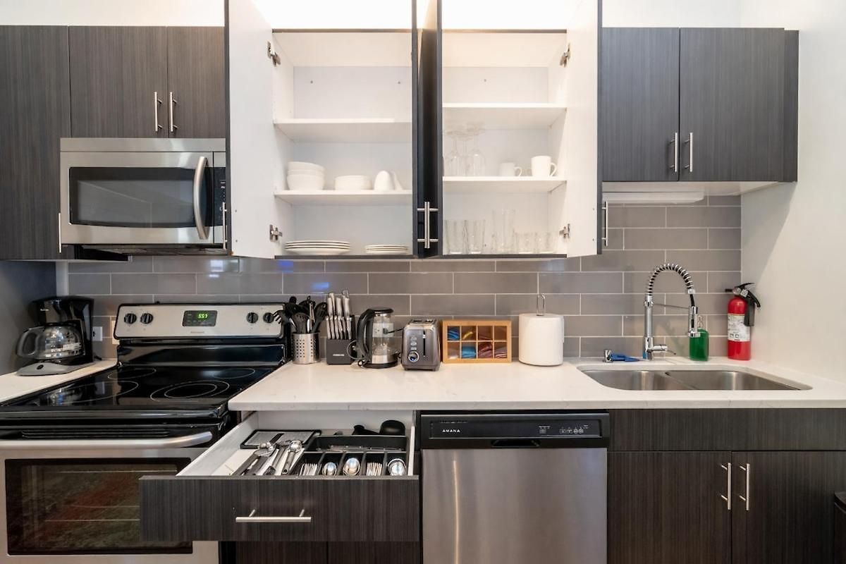 Mccormick Place Beautiful With Optional Parking And Gym Access Sleeps 4 Near Soldier Field And Downtown Apartment Chicago