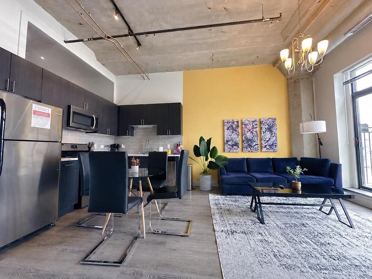 Apartment Mccormick Place 2br With Patio, Skyline View And Optional Parking Sleeps 6 Near Soldier Field And Grant Park *