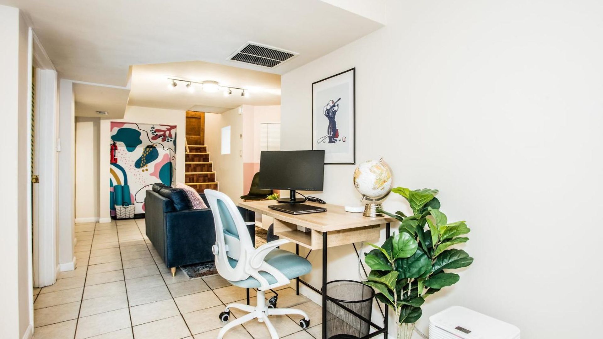 Apartment Walk To Train L Near Attractions And Ord L Free Parking L Patio Chicago