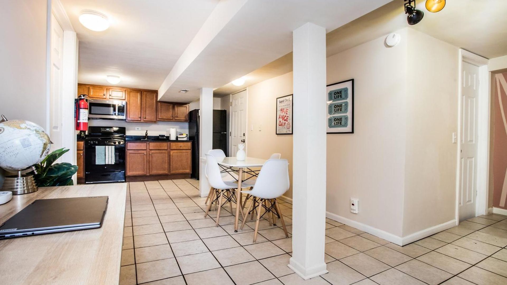 Apartment Walk To Train L Near Attractions And Ord L Free Parking L Patio Chicago