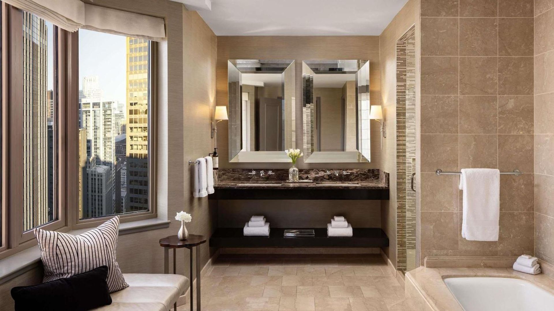 Hotel Fairmont Millennium Park 4*