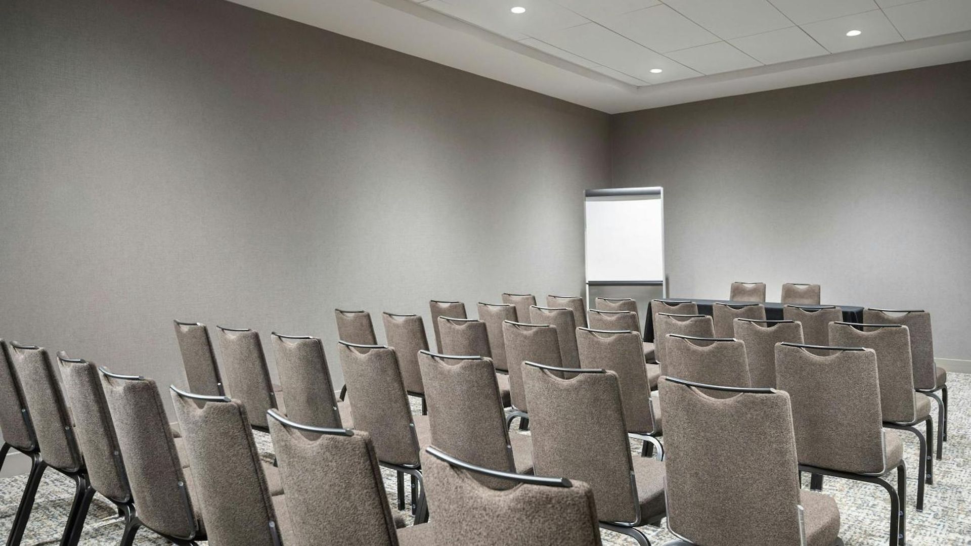 Springhill Downtown/river North Hotel 3*
