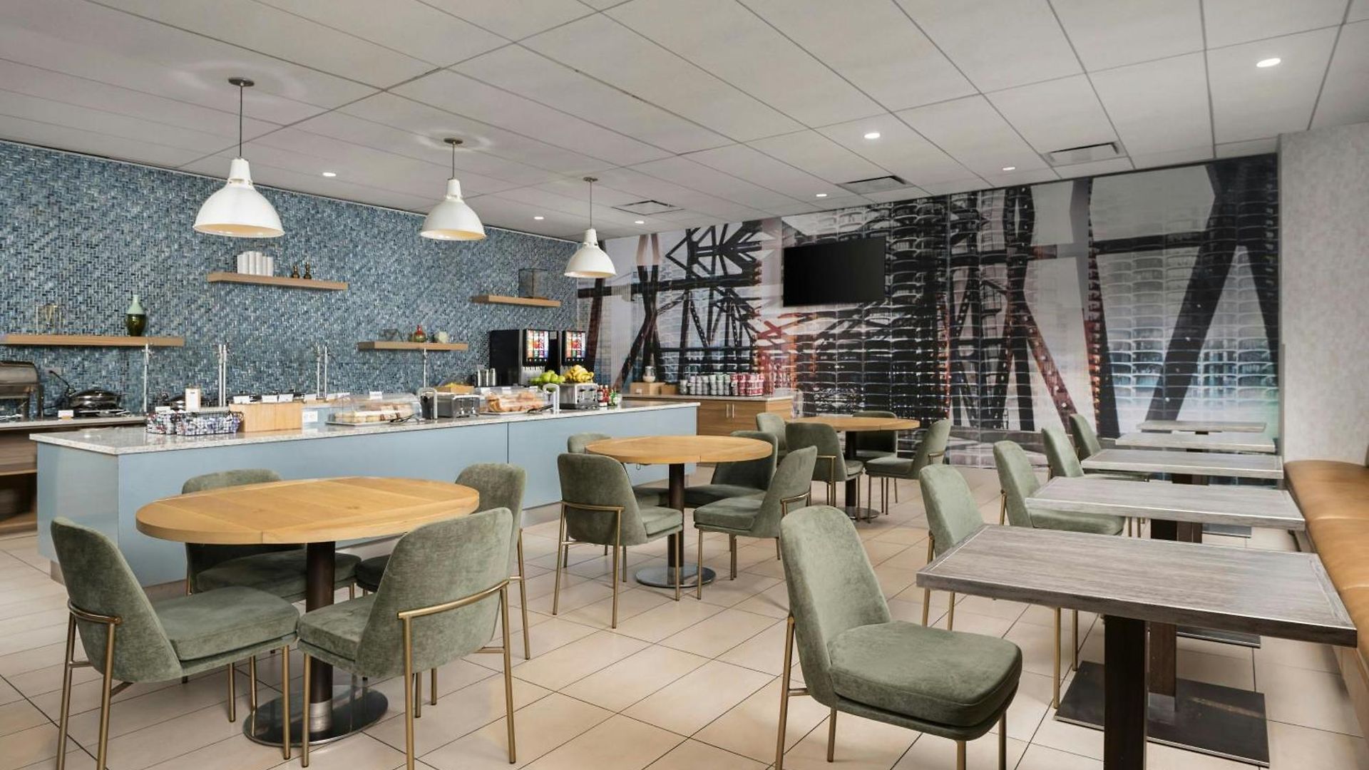 Springhill Downtown/river North 3*