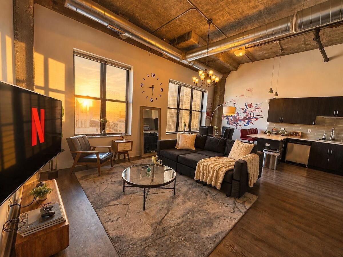 Mccormick Place 3br Luxury Penthouse Duplex With Personal Rooftop And Optional Parking For 8 Guests In South Loop