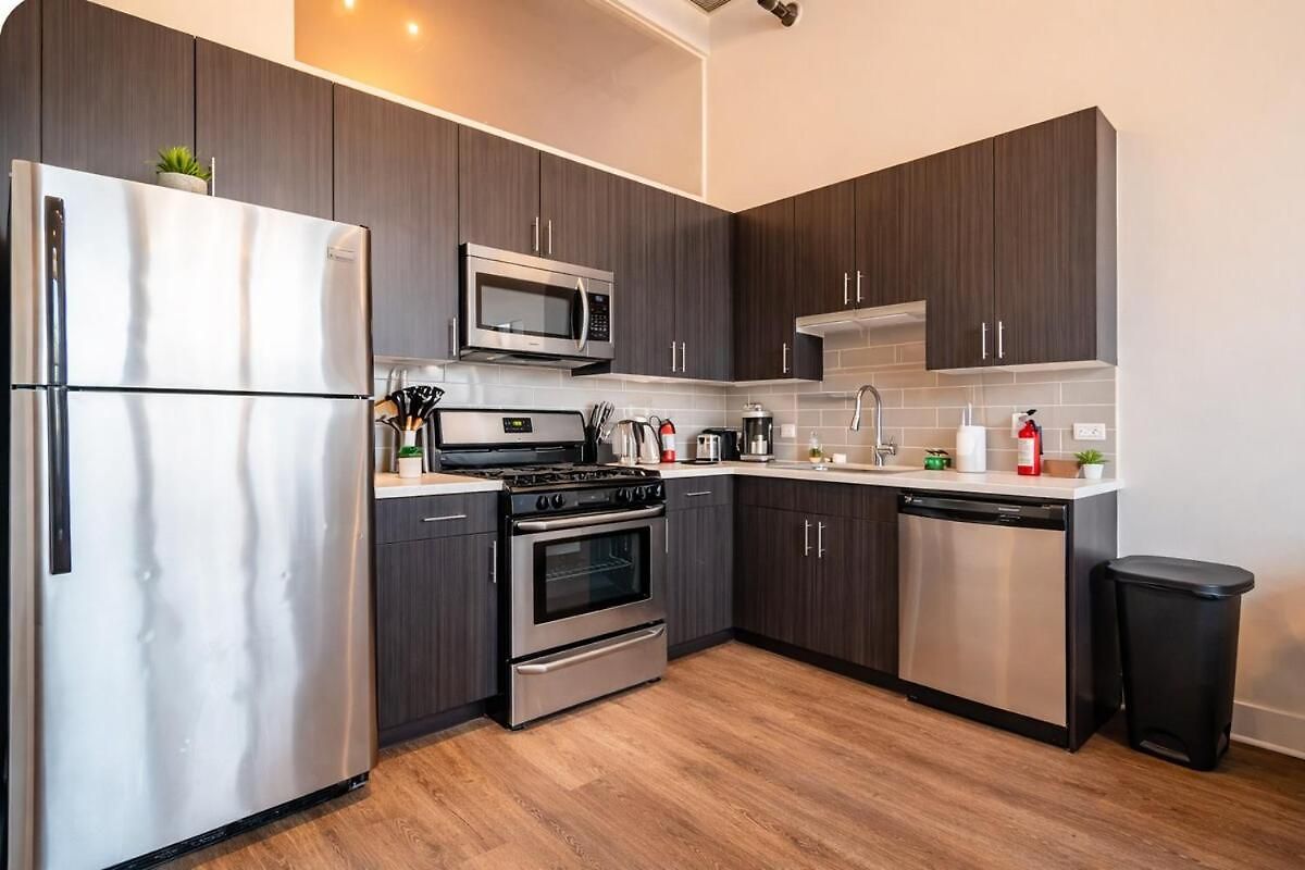 Modern 2br Loft With Amazing Skyline View And Optional Parking For 8 Guests Near Mccormick Place And Soldier Field Chicago