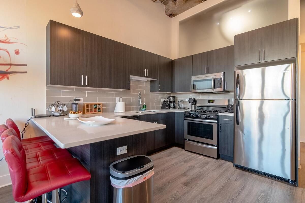 Mccormick Place 3br Luxury Penthouse Duplex With Personal Rooftop And Optional Parking For 8 Guests In South Loop Apartment Chicago
