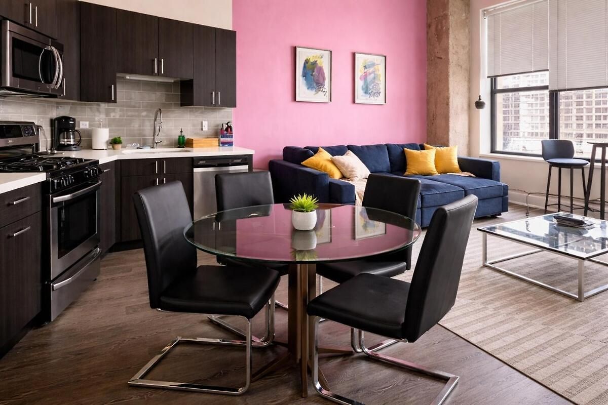 Modern 2br Loft With Amazing Skyline View And Optional Parking For 8 Guests Near Mccormick Place And Soldier Field * Chicago