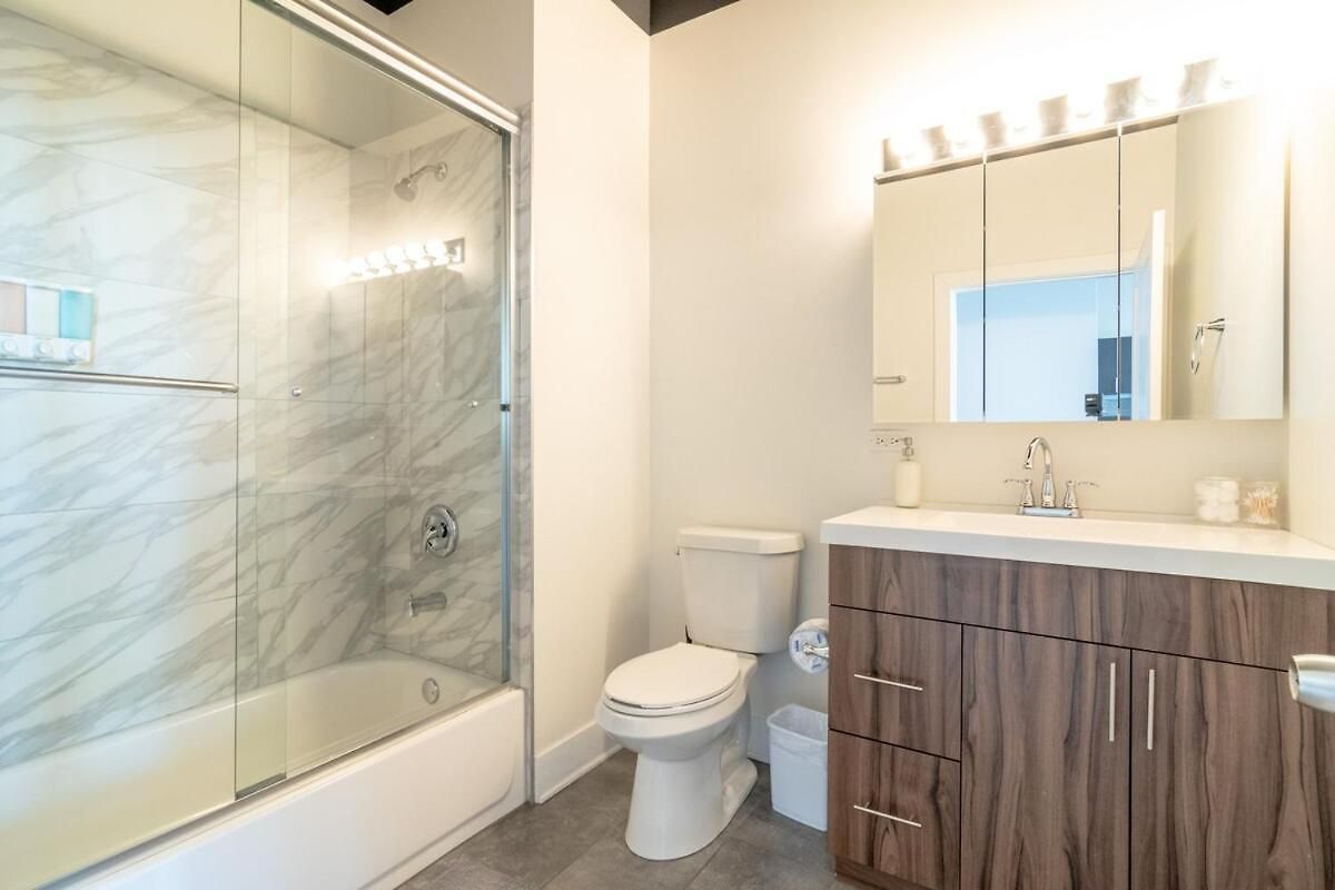Convenient Cozy 2br Loft With Optional Parking For 8 Guests Near Mccormick Place, Soldier Field And Lakefront Trail Chicago