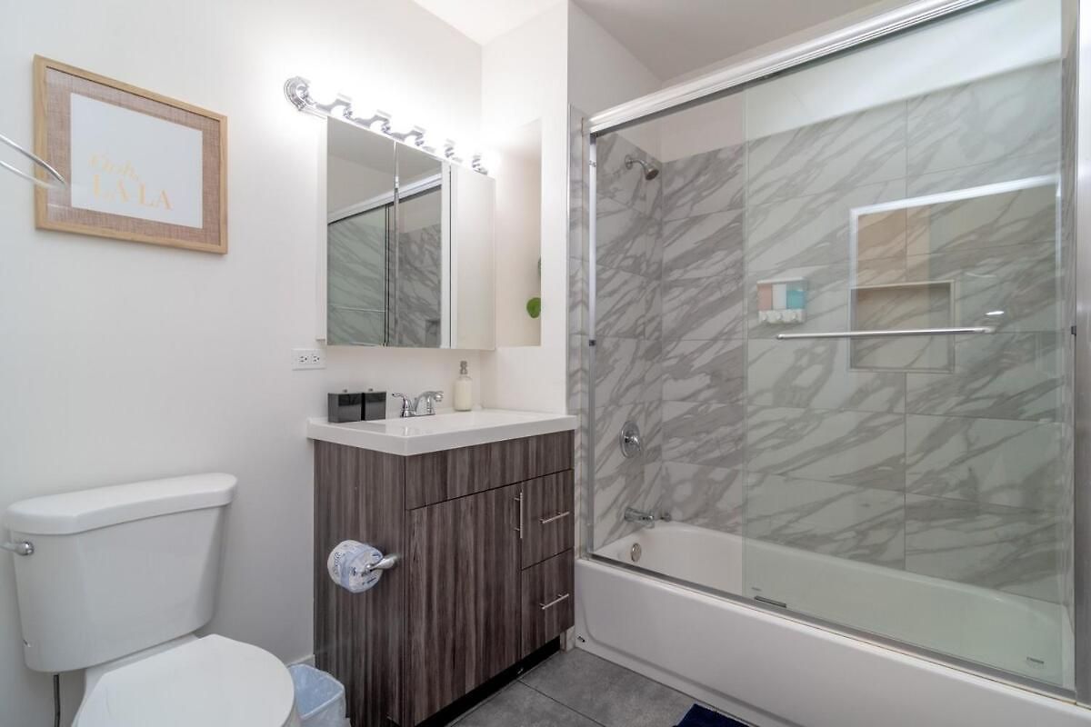 Mccormick Place 3br Luxury Penthouse Duplex With Personal Rooftop And Optional Parking For 8 Guests In South Loop *