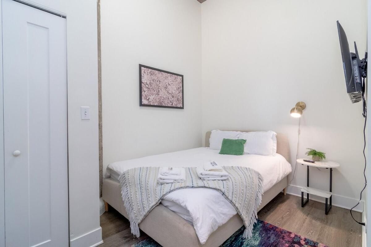 Mccormick Place 3br Luxury Penthouse Duplex With Personal Rooftop And Optional Parking For 8 Guests In South Loop Apartment