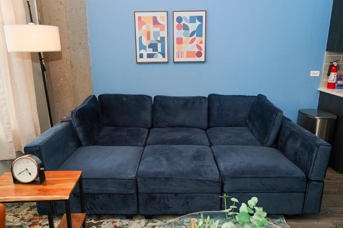 Mccormick Place: Modern Downtown Loft With Optional Parking Apartment