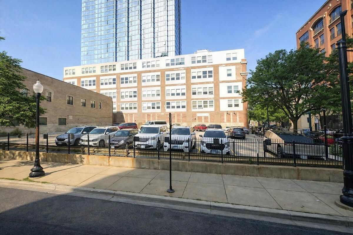 Convenient 2br In Prime Location With Gym Access & Optional Parking Near Mccormick Place And Soldier Field * Chicago