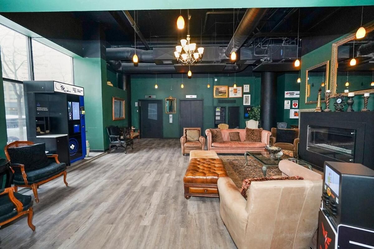 Convenient 2br In Prime Location With Gym Access & Optional Parking Near Mccormick Place And Soldier Field *