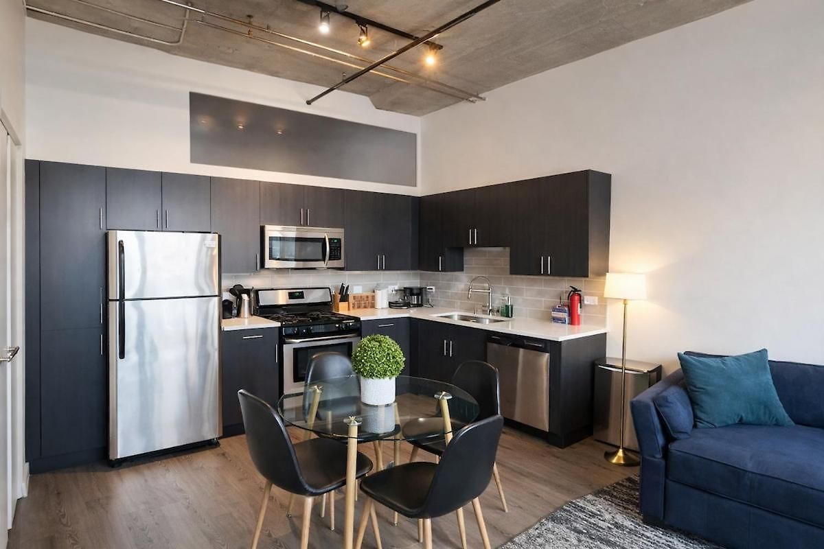 South Loop 2br Getaway With Smart Tvs & Optional Parking Near Mccormick Place, Museum Campus & Downtown *