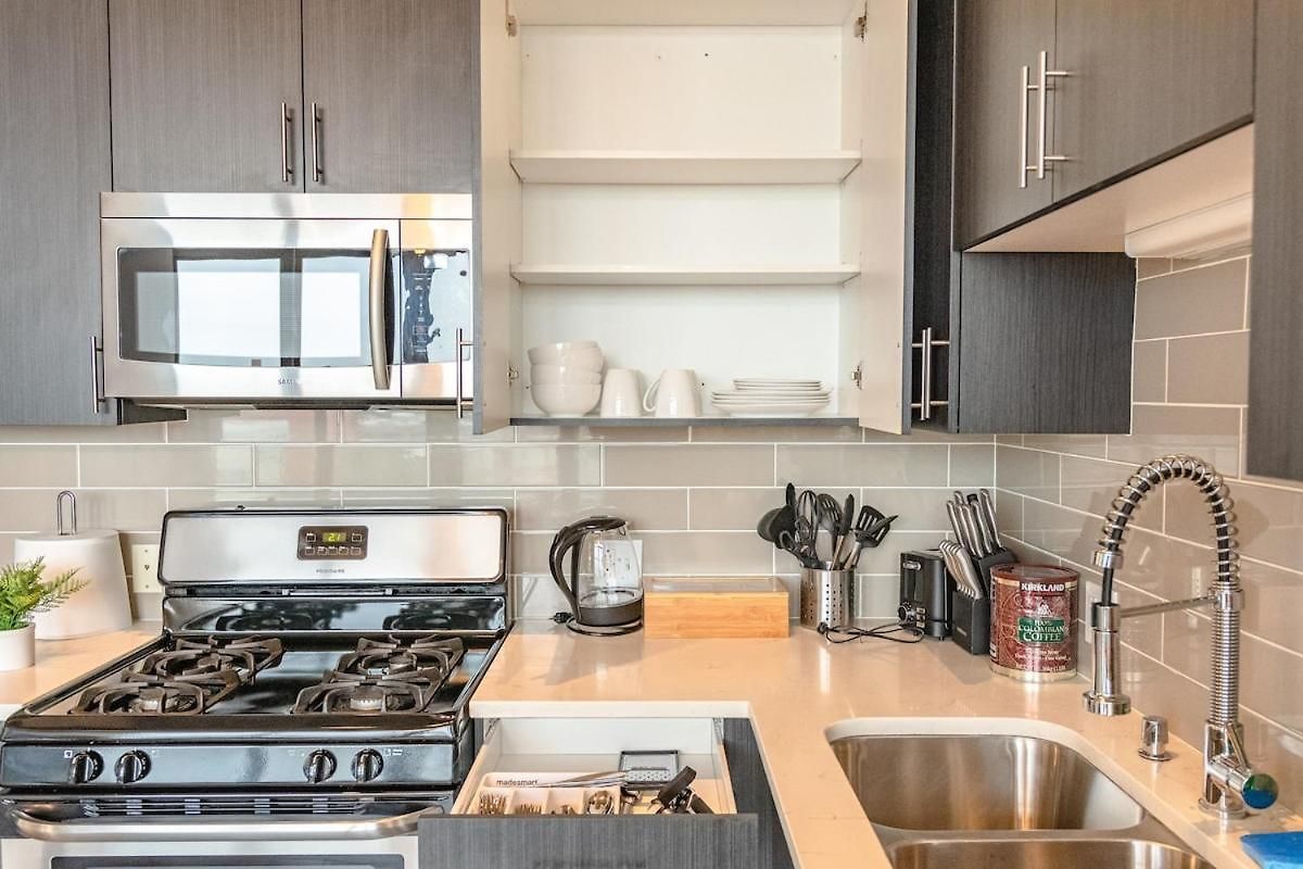 Cozy 2br South Loop With Optional Parking And Gym Near Mccormick Place, Public Transit & Hotspots