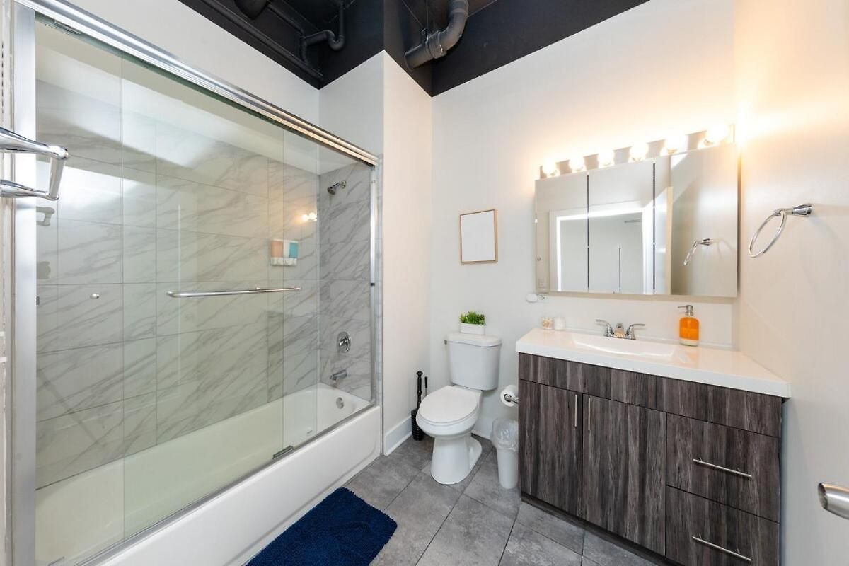 Modern South Loop 2br With View Of Skyline Patio And Gym Access Near Mccormick Place Convention Center & Museum Campus * Chicago