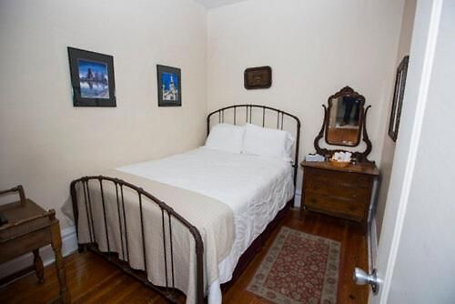 Old Bed & Breakfast