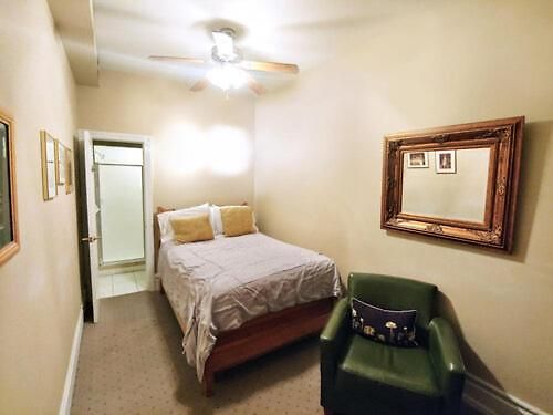 Old Bed & Breakfast Chicago