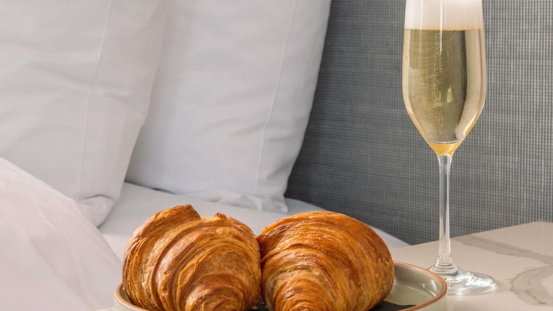 Sofitel Magnificent Mile Hotel 5*