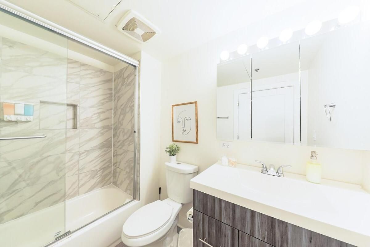 Apartment Mccormick 2br-2ba For 8 Guests With Optional Parking & Gym