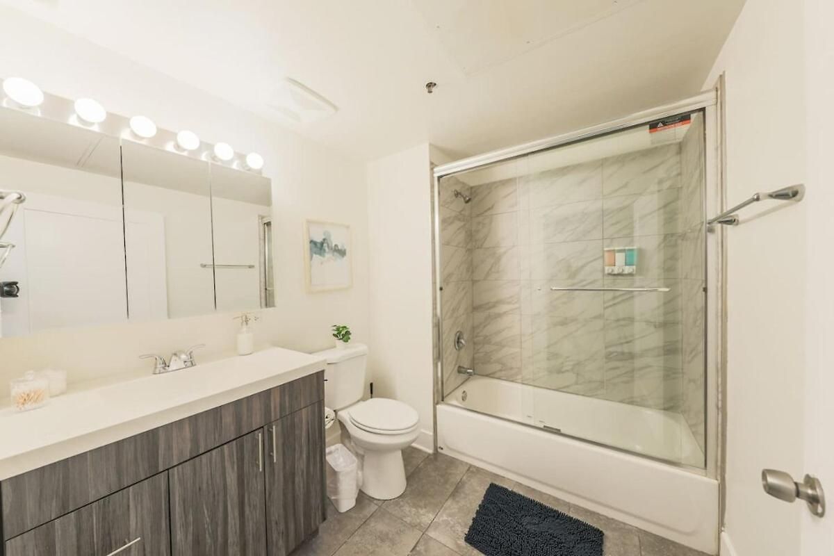2br Retreat With Optional Parking And Gym Access Near Mccormick Place And Soldier Field *