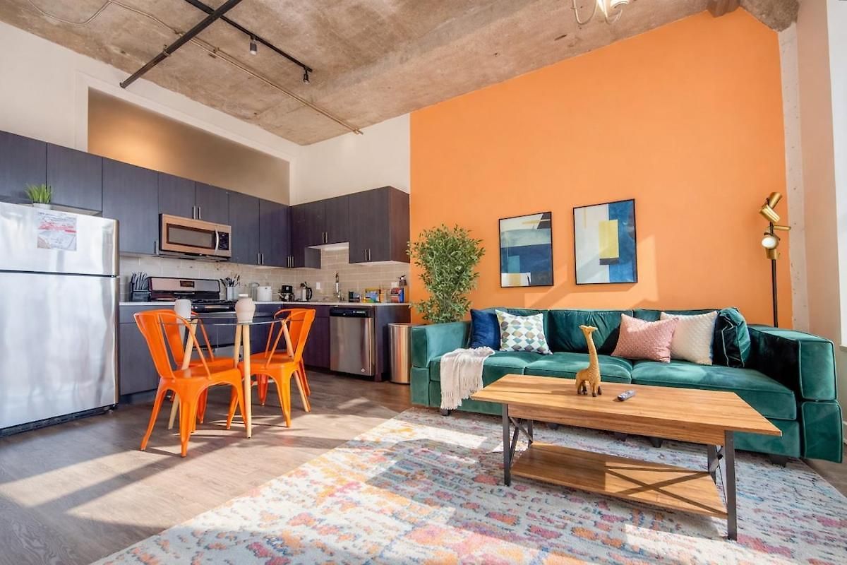 2br Retreat With Optional Parking And Gym Access Near Mccormick Place And Soldier Field Chicago