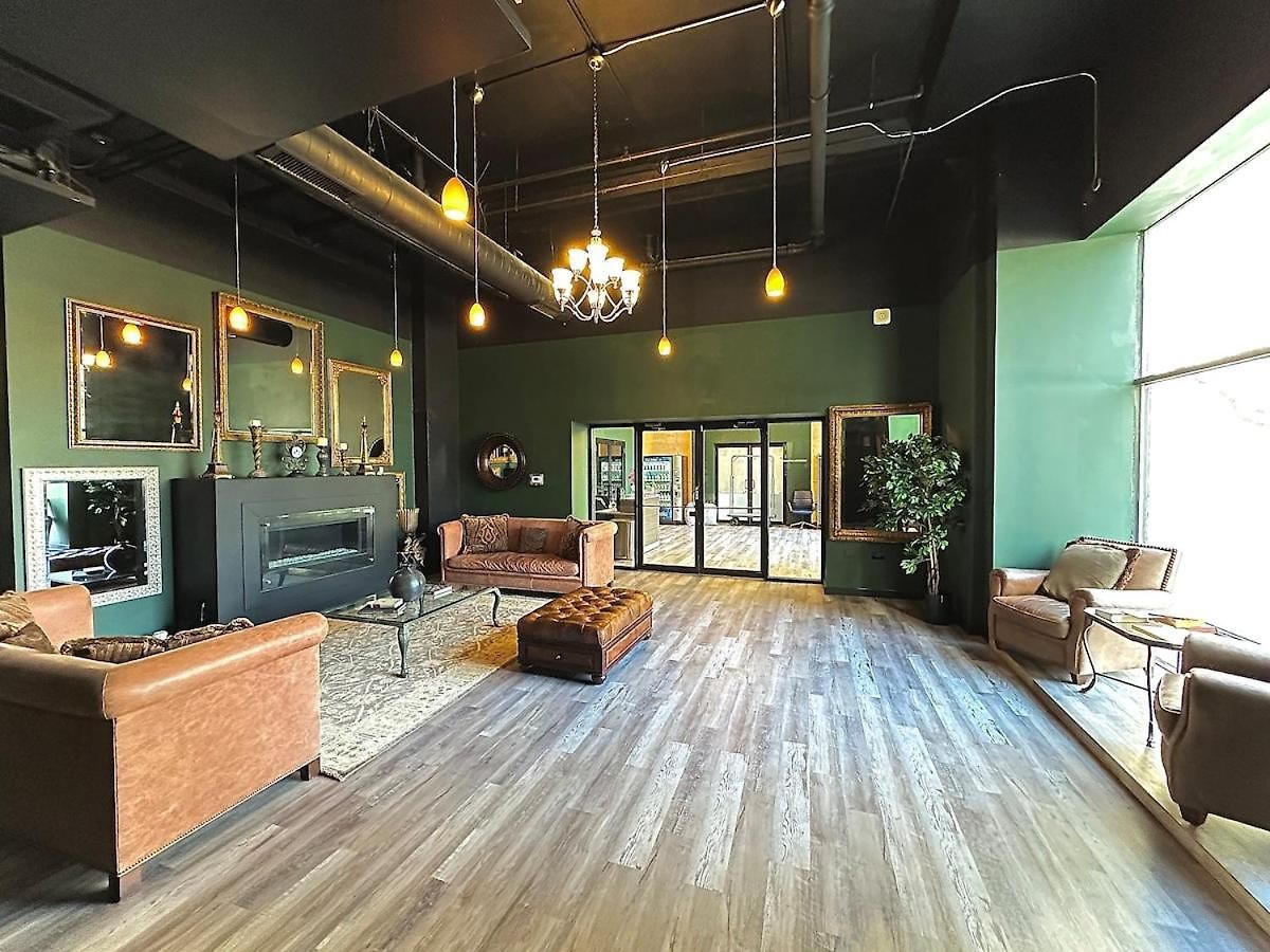 Massive 6br Luxury Sleeps 12 Guests With Jacuzzi & Pool Table Perfect Group And Optional Parking Near Mccormick Place & Soldier Field Apartment