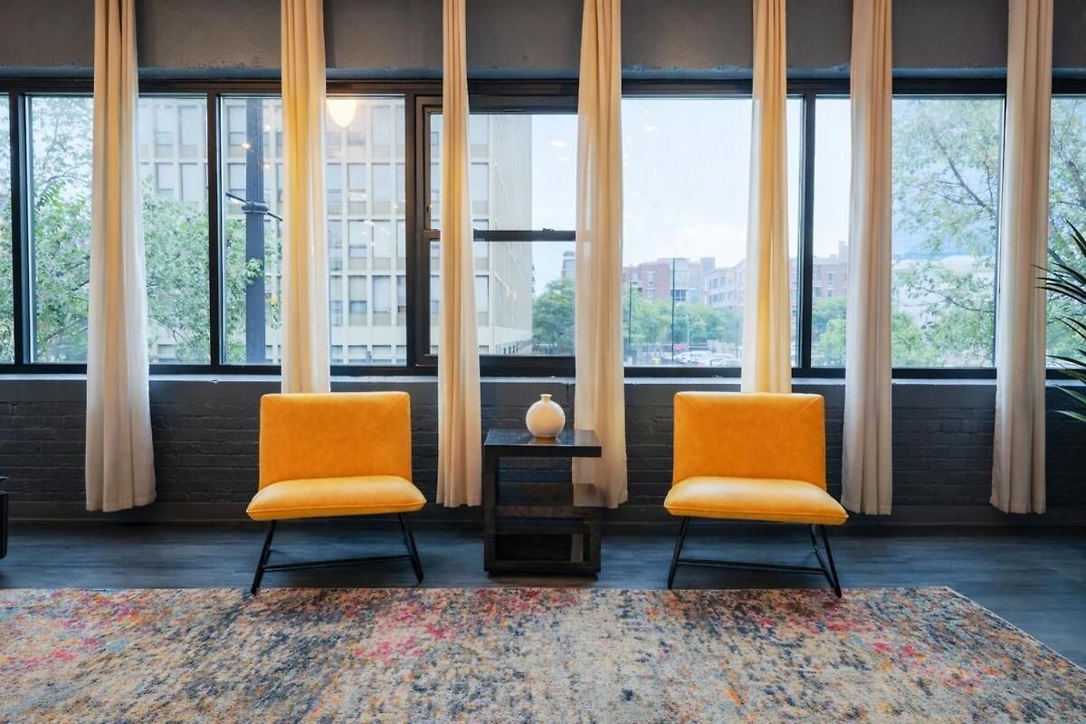 Apartment Massive 6br Luxury Sleeps 12 Guests With Jacuzzi & Pool Table Perfect Group And Optional Parking Near Mccormick Place & Soldier Field Chicago