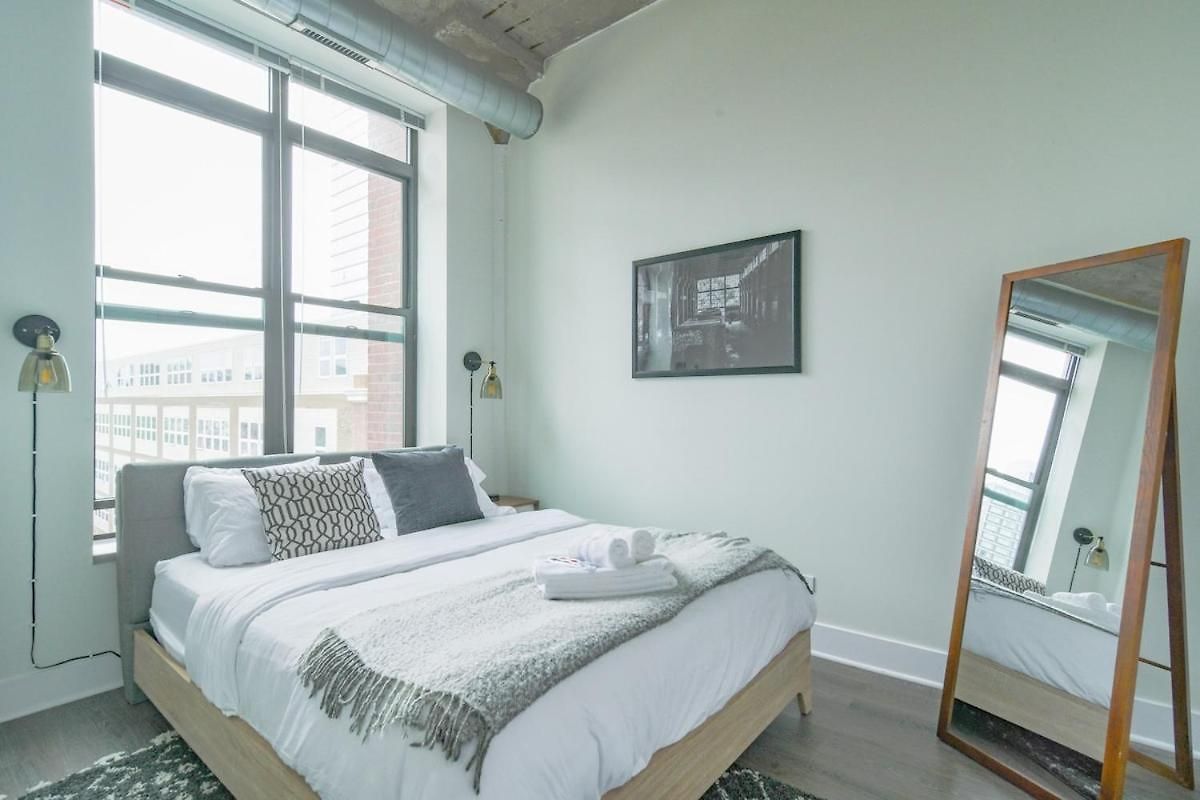 Apartment Beautiful 2br With Smart Tv, Gym Access & Parking Close To Mccormick Place, Museums & Michigan *