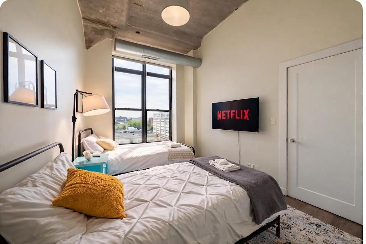 Walkable 2br In South Loop With Optional Parking And Gym Access Near Mccormick Place, Museum Campus & Lakefront Chicago