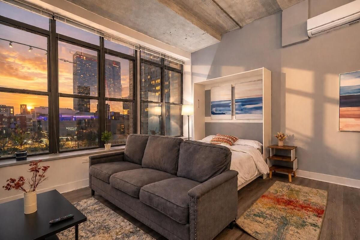 Elegant South Loop With Optional Parking And Gym Access Walk To Mccormick Place & Field Museum