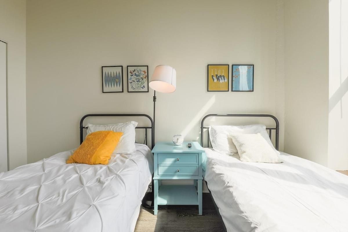 Walkable 2br In South Loop With Optional Parking And Gym Access Near Mccormick Place, Museum Campus & Lakefront *