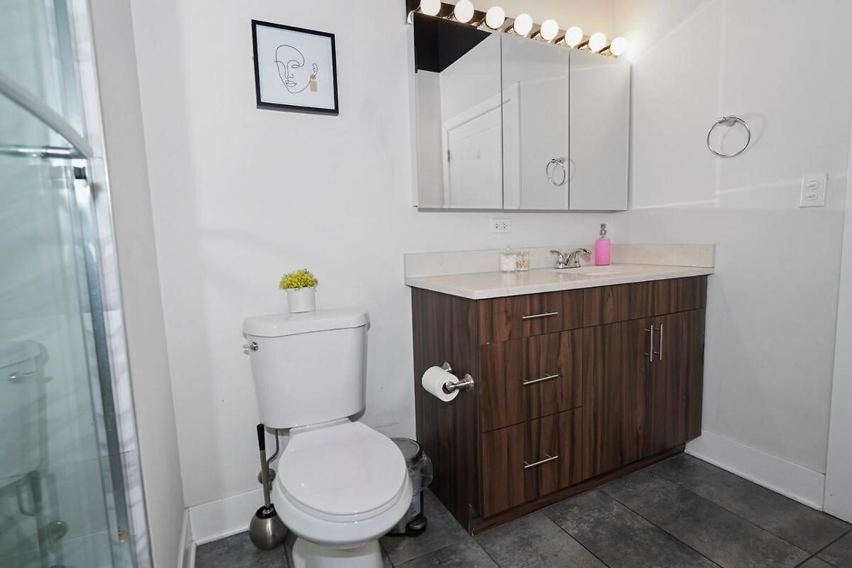Apartment South Loop 2br Corner Unit With Natural Light, Optional Parking And Guest Access Near Downtown And Mccormick Place