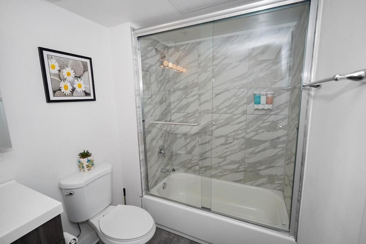 Apartment South Loop 2br Corner Unit With Natural Light, Optional Parking And Guest Access Near Downtown And Mccormick Place *