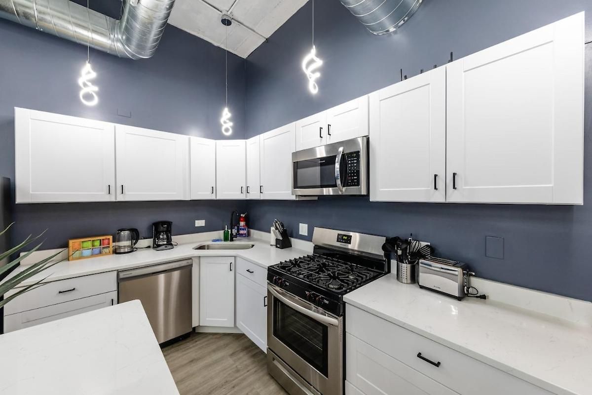 Group-friendly 6br Luxury In Prime South Loop Location With Optional Parking And Gym Access Near Mccormick Place, Soldier Field And Grant Park Chicago