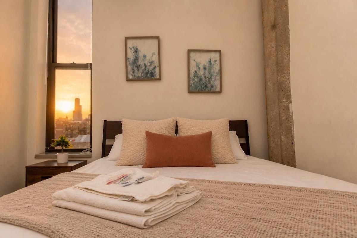 Family-friendly 3br Near Mccormick Place, Soldier Field & Shedd Aquarium, A Prime South Loop Spot Apartment