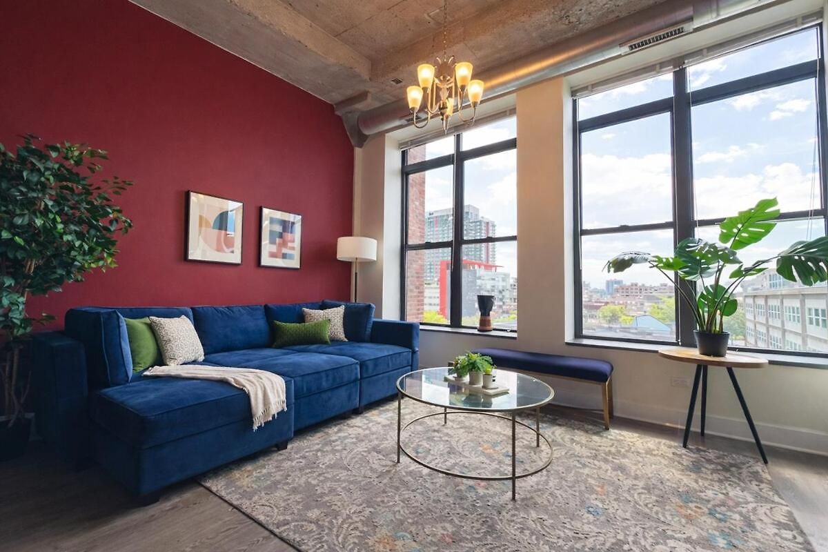Beautiful 2br With Smart Tv, Gym Access & Parking Close To Mccormick Place, Museums & Michigan