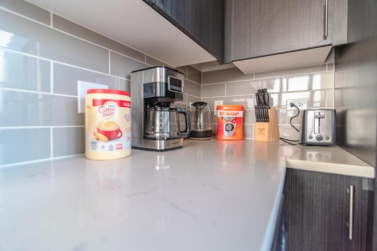 South Loop 2br Corner Unit With Natural Light, Optional Parking And Guest Access Near Downtown And Mccormick Place Apartment