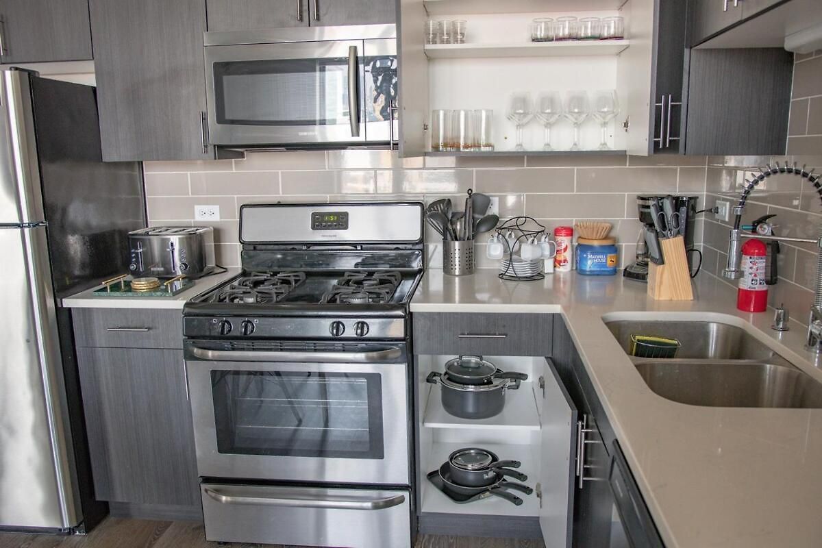 Apartment Beautiful 2br With Smart Tv, Gym Access & Parking Close To Mccormick Place, Museums & Michigan *