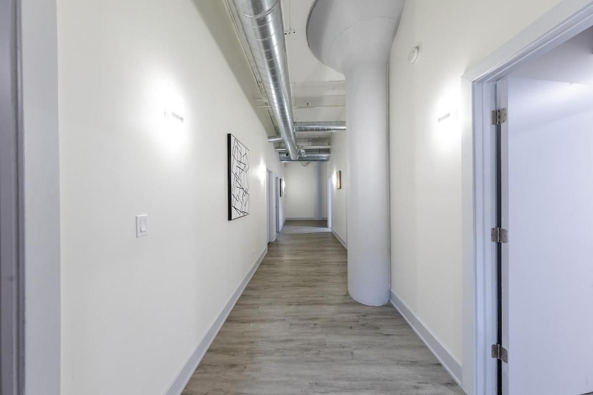 Group-friendly 6br Luxury In Prime South Loop Location With Optional Parking And Gym Access Near Mccormick Place, Soldier Field And Grant Park Chicago