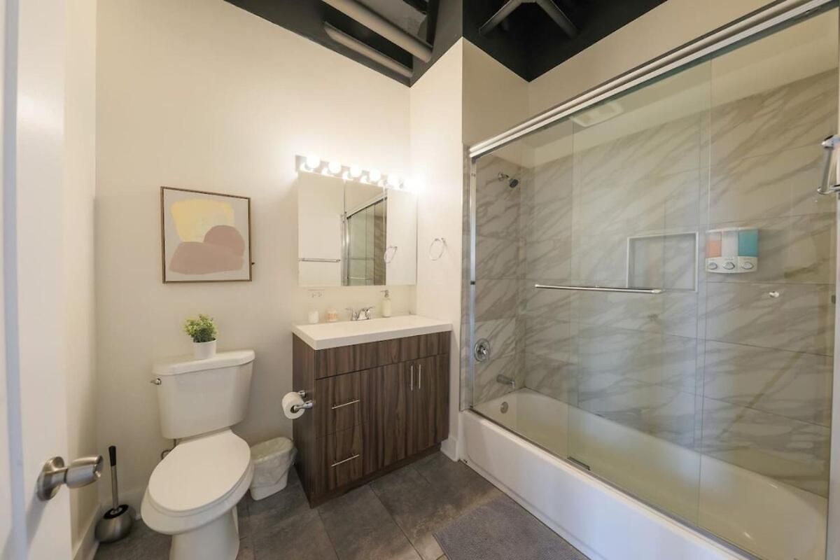 Cozy 2br With Optional Parking And Gym Access Near Field Museum, Lakefront & Mccormick Place Apartment *